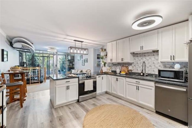 property at 95-269-269 Waikalani Dr