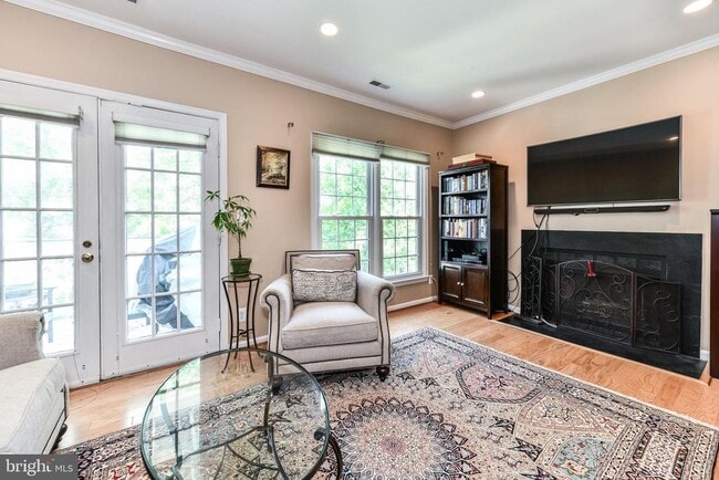 property at 2911 S Woodstock St