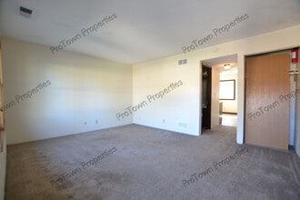 674 Meadowood Ln in Wilmington, IL - Building Photo - Building Photo