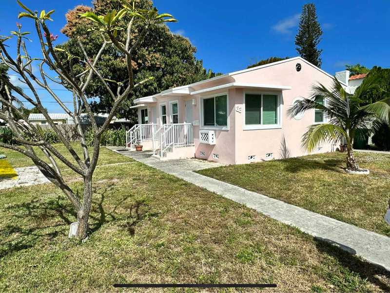 33 SE 12th St in Dania Beach, FL - Building Photo