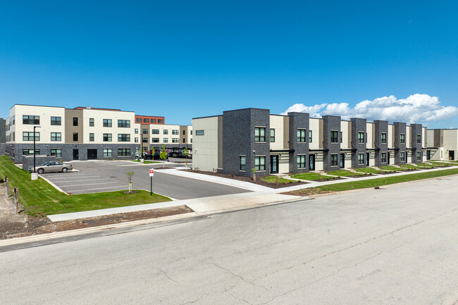 Berkshire Ashwaubenon Townhomes in Green Bay, WI - Foto de edificio - Building Photo