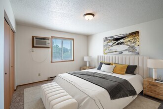 Westview Towers in Fargo, ND - Foto de edificio - Building Photo