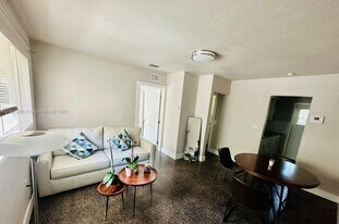 6149 SW 64th St in South Miami, FL - Building Photo