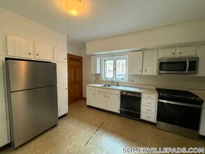 80 Curtis St in Somerville, MA - Building Photo - Building Photo
