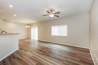 6125 Night Rain Ct in Las Vegas, NV - Building Photo - Building Photo