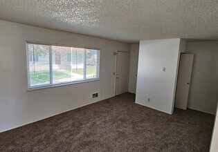 835 W Main St in St Anthony, ID - Building Photo - Building Photo