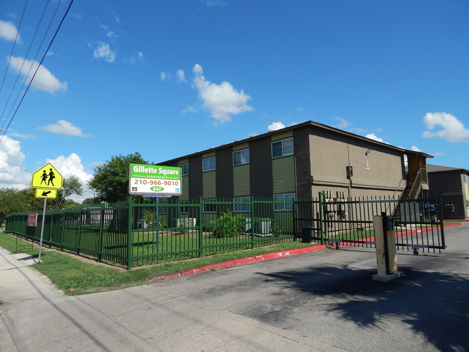 Gillette Square Apartments in San Antonio, TX - Building Photo