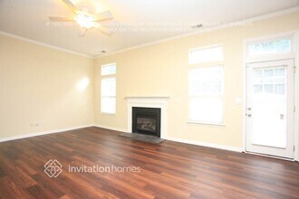 5715 Branthurst Dr in Charlotte, NC - Foto de edificio - Building Photo