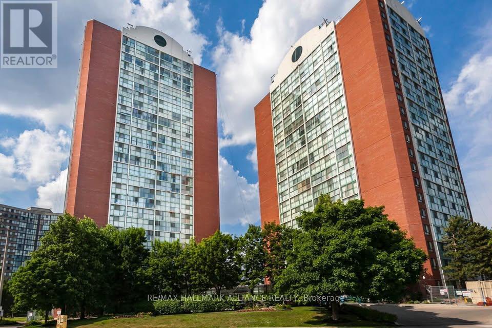 4205 Shipp Dr in Mississauga, ON - Building Photo