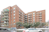 42-02 Kissena Blvd in Flushing, NY - Building Photo - Building Photo