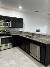 11512 SW 151st Ave in Miami, FL - Foto de edificio - Building Photo
