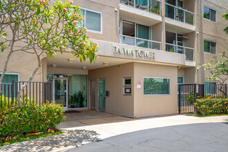 Paiwa Tower in Waipahu, HI - Foto de edificio - Building Photo