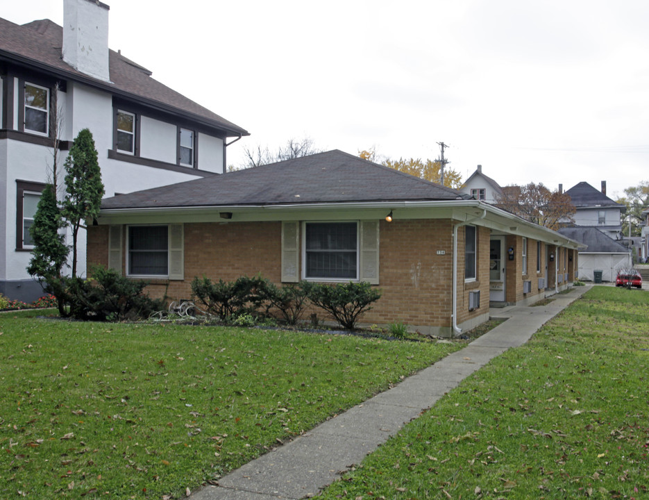 736 Superior in Dayton, OH - Foto de edificio