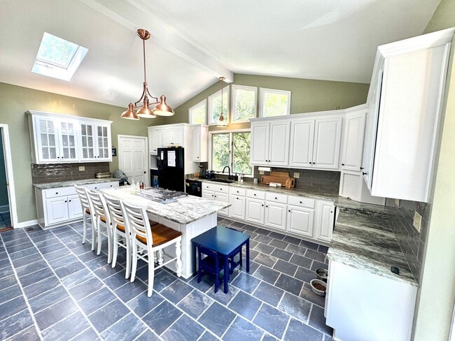 property at 1308 Magnolia Ave