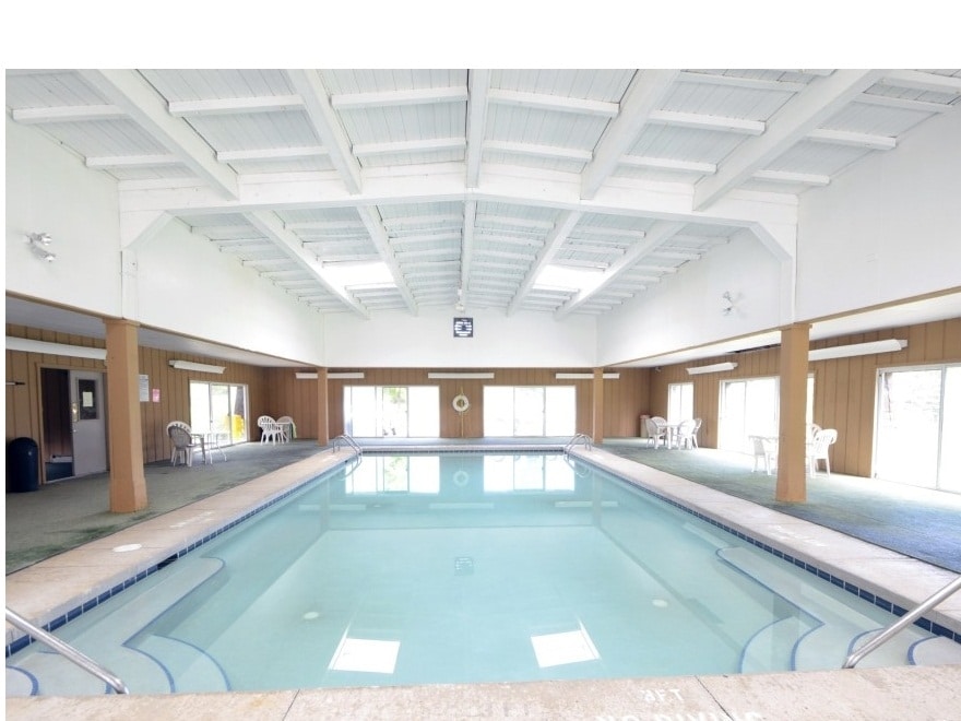 Deer Creek Apartments in Austintown, OH