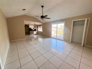 228 Meadowlawn St in Shoreacres, TX - Building Photo - Building Photo
