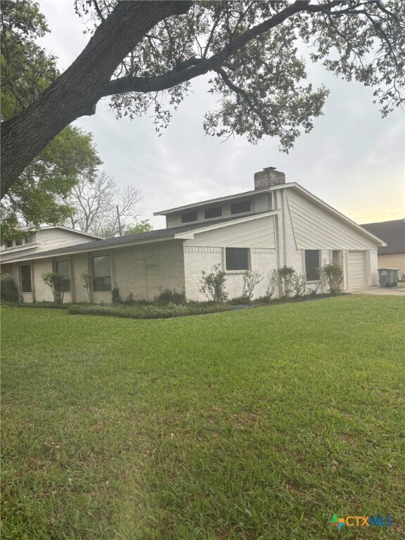 701 Rosewood Dr in Victoria, TX - Building Photo - Building Photo