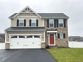 113 Weeping Willow Way in Camillus, NY - Building Photo