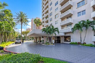 90 Edgewater Dr in Miami, FL - Building Photo - Building Photo