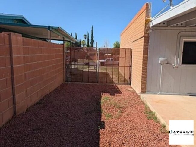 3401 S Sarnoff Dr in Tucson, AZ - Building Photo - Building Photo