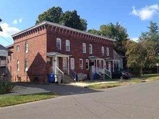 123 Meadow St in Bristol, CT - Foto de edificio