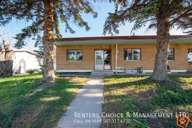 property at 4927-49255 55 Ave