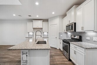 934 Youth Water Rd in Montgomery, TX - Building Photo - Building Photo