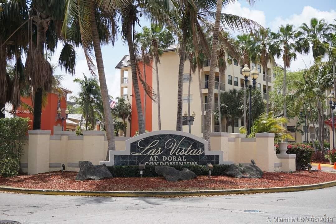8363 Lake Dr-Unit -202 in Doral, FL - Building Photo