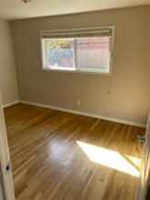 5029 NE 28th Ave, Unit B in Portland, OR - Foto de edificio - Building Photo