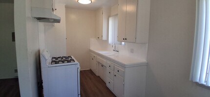 847 E 78th St in Los Angeles, CA - Building Photo - Building Photo
