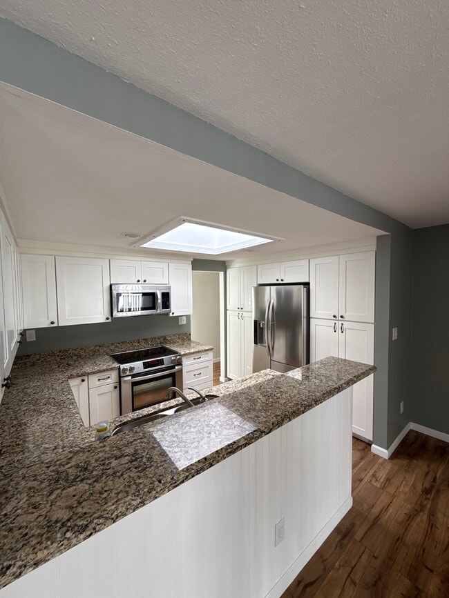 1886 Fairway Park, Unit B