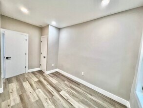 47 Logan Ave in Jersey City, NJ - Building Photo - Building Photo