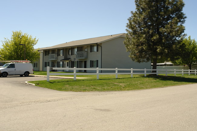 Matthews in Hayden, ID - Foto de edificio - Building Photo