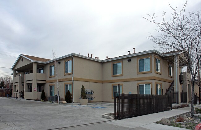 175 Locust St in Reno, NV - Foto de edificio - Building Photo