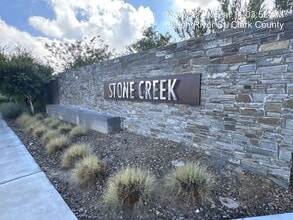 7053 Noah Raven St in North Las Vegas, NV - Foto de edificio - Building Photo