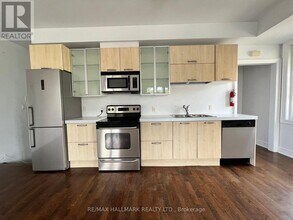 215 Heward Ave in Toronto, ON - Building Photo - Building Photo