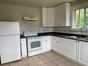 222 Flax Hill Rd, Unit A in Norwalk, CT - Building Photo - Building Photo