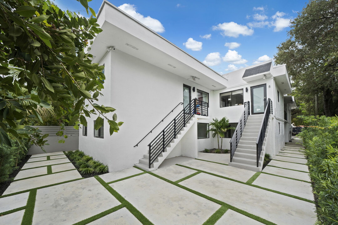 37 NW 59th St in Miami, FL - Building Photo