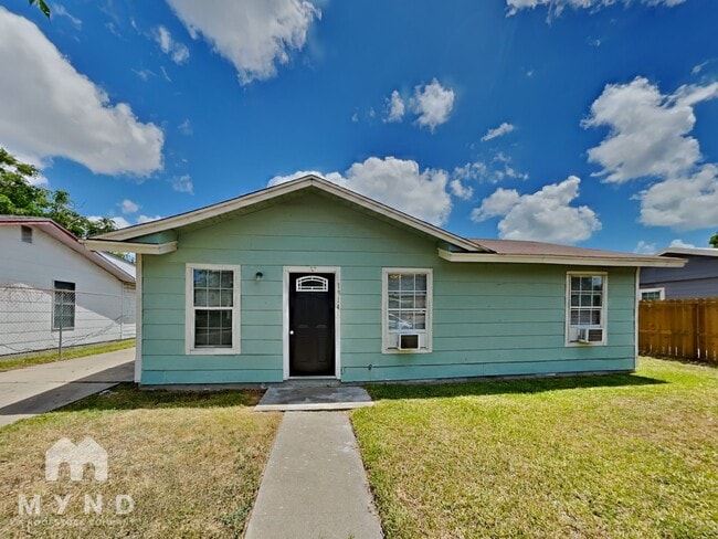 1914 Roslyn St in Corpus Christi, TX - Building Photo - Building Photo