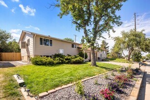 415 S Kipling St in Lakewood, CO - Building Photo