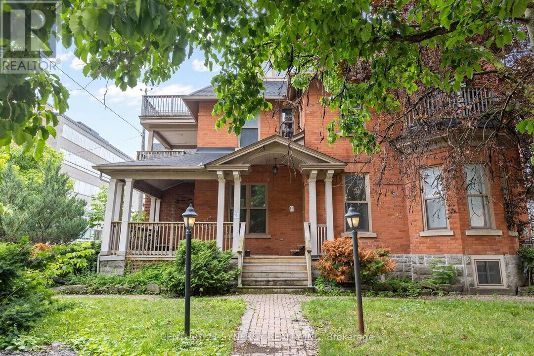450-450 MacLaren St in Ottawa, ON - Building Photo