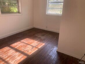 3204 E Gonzalez St in Pensacola, FL - Building Photo - Building Photo