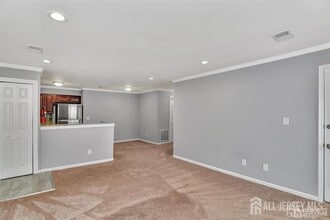 79 Crosspointe Dr in East Brunswick, NJ - Building Photo - Building Photo