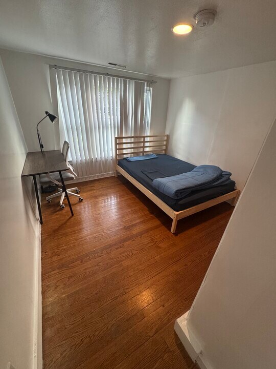 30 Compton St, Unit 2 in New Haven, CT - Foto de edificio