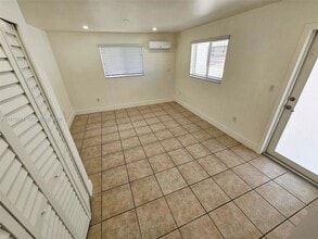 9301 SW 37th St in Miami, FL - Building Photo - Building Photo