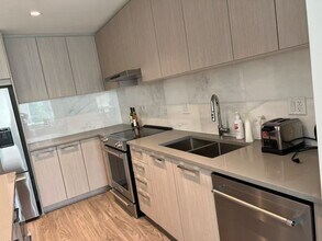 6438 Byrnepark Dr in Burnaby, BC - Building Photo - Building Photo