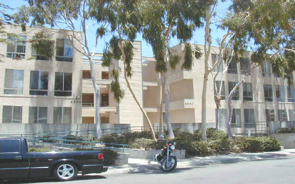 Campus Walk Condominiums in San Diego, CA - Building Photo