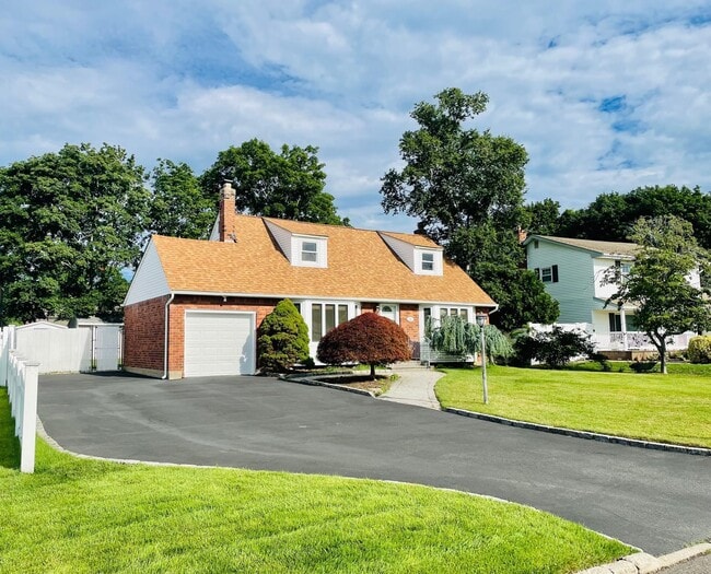 property at 24 Gaymor Ln