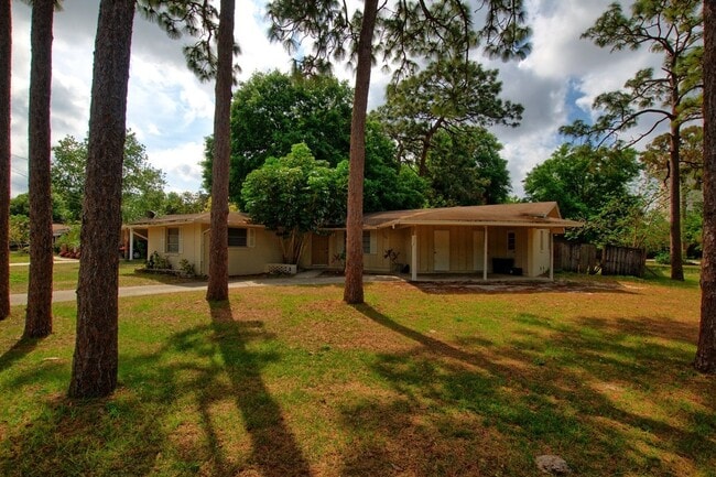 property at 400 E Citrus St