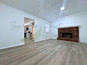 2010 N 73rd Terrace in Kansas City, KS - Foto de edificio - Building Photo